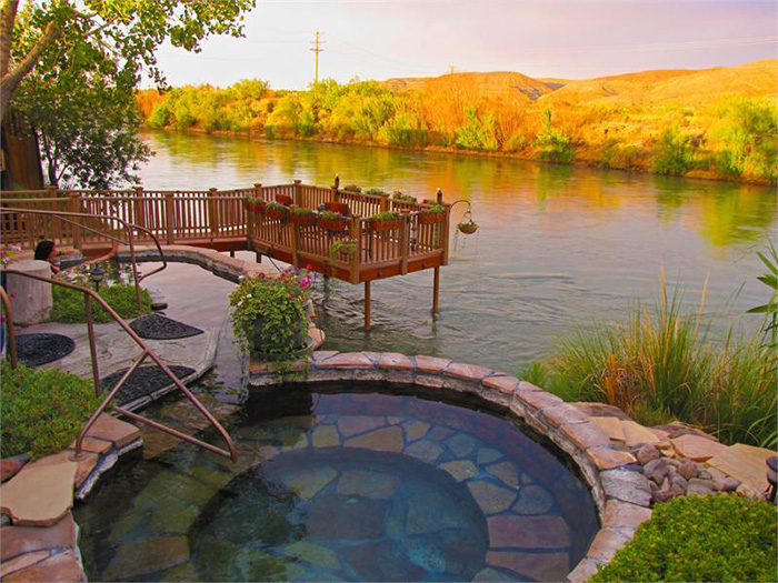 文采飞扬：康养小镇规划文案的创意与表达